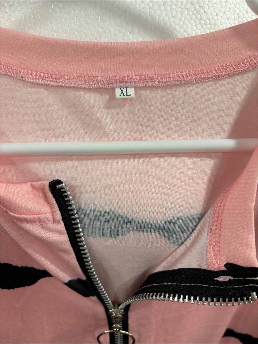 Women’s Pink Striped Zip Front Top size XL - Picture 4 of 4